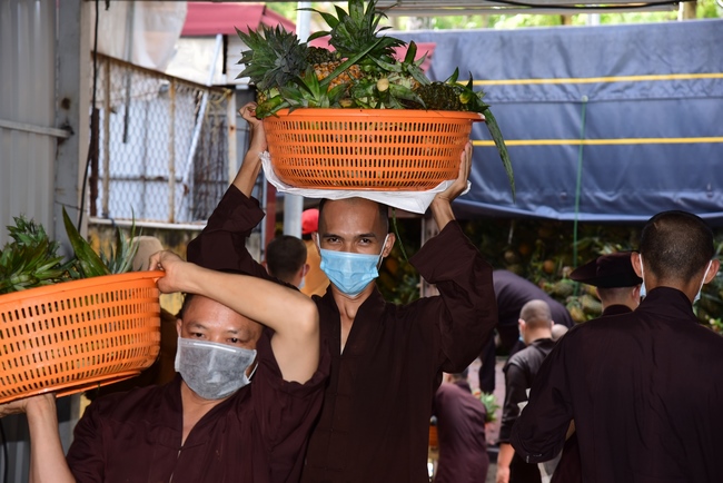 Chùa Hoằng Pháp: Tiếp tục hỗ trợ người dân khó khăn trong đại dịch Covid (đợt 8)